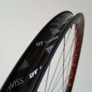 DT Swiss tubeless tape op velg