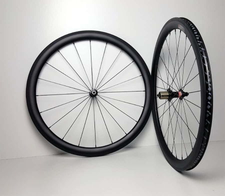 CR2-44 tubeless ready wielset